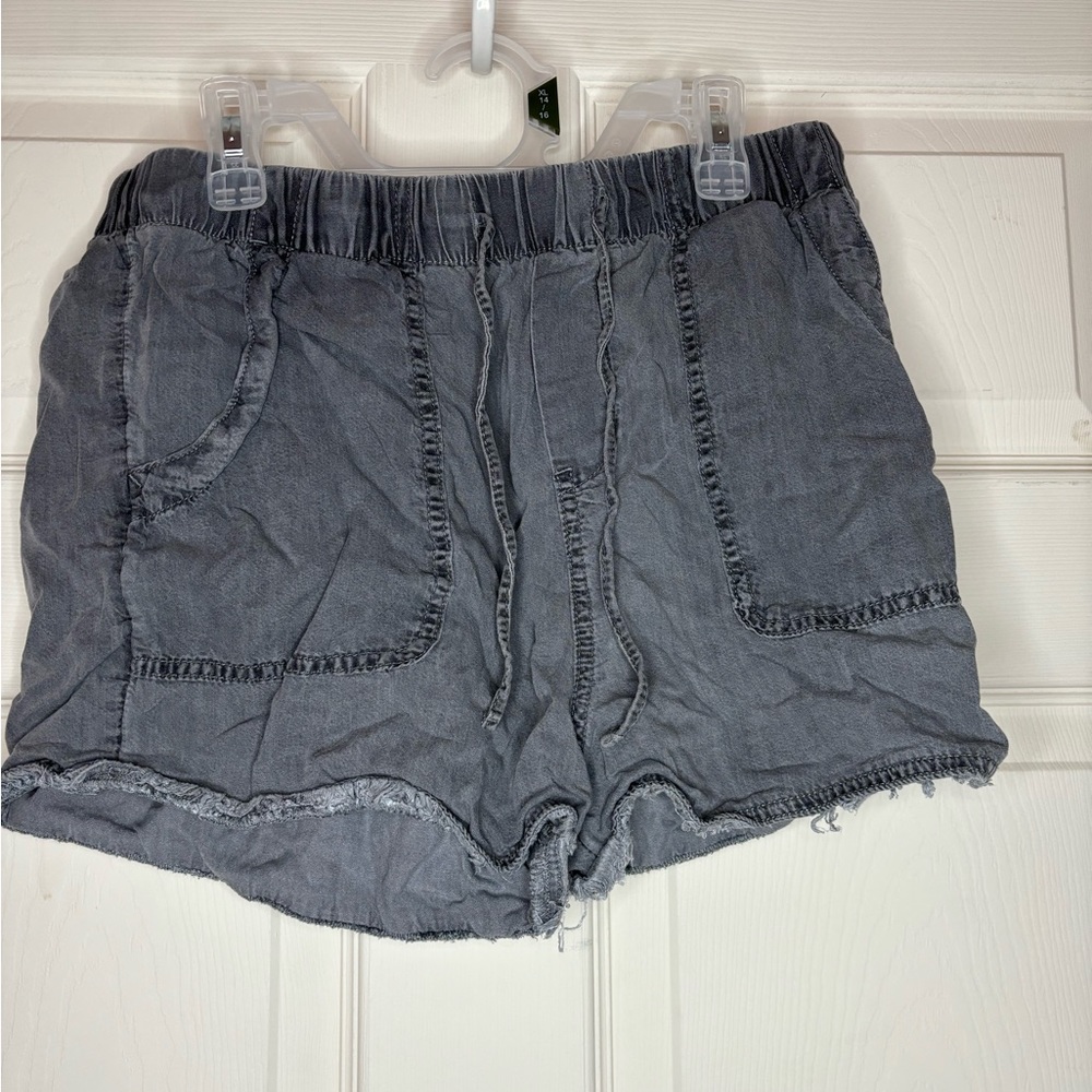 Grey shorts